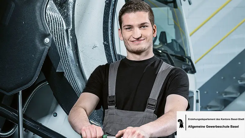 Set Automobil-Mechatroniker/-in – Personenwagen – AGS